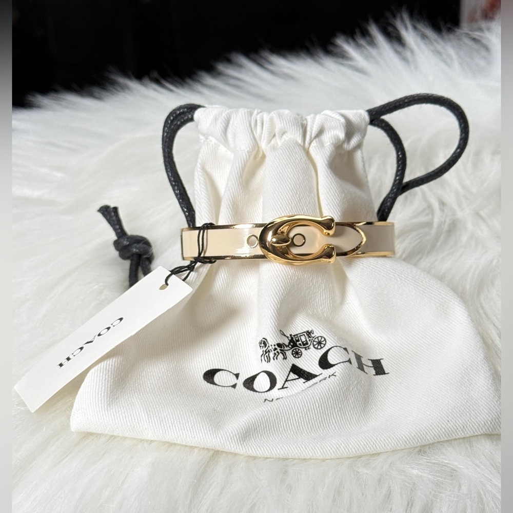 NEW‼️Coach Signature Gold Plated & Chalk Enamel Hinged C Buckle Bangle Bracelet